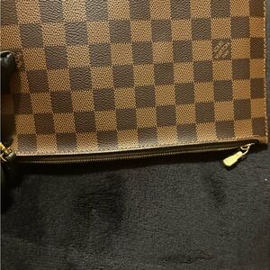 Authentic Louis vuitton Damier wristlet like new